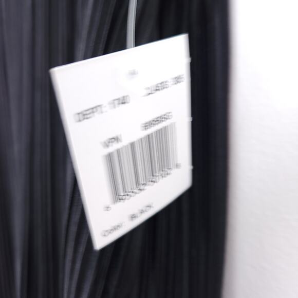 NEW Ultra Flirt Sleeveless Blouse Crinkle Medium Black High Neck Top Blouse - Picture 4 of 5